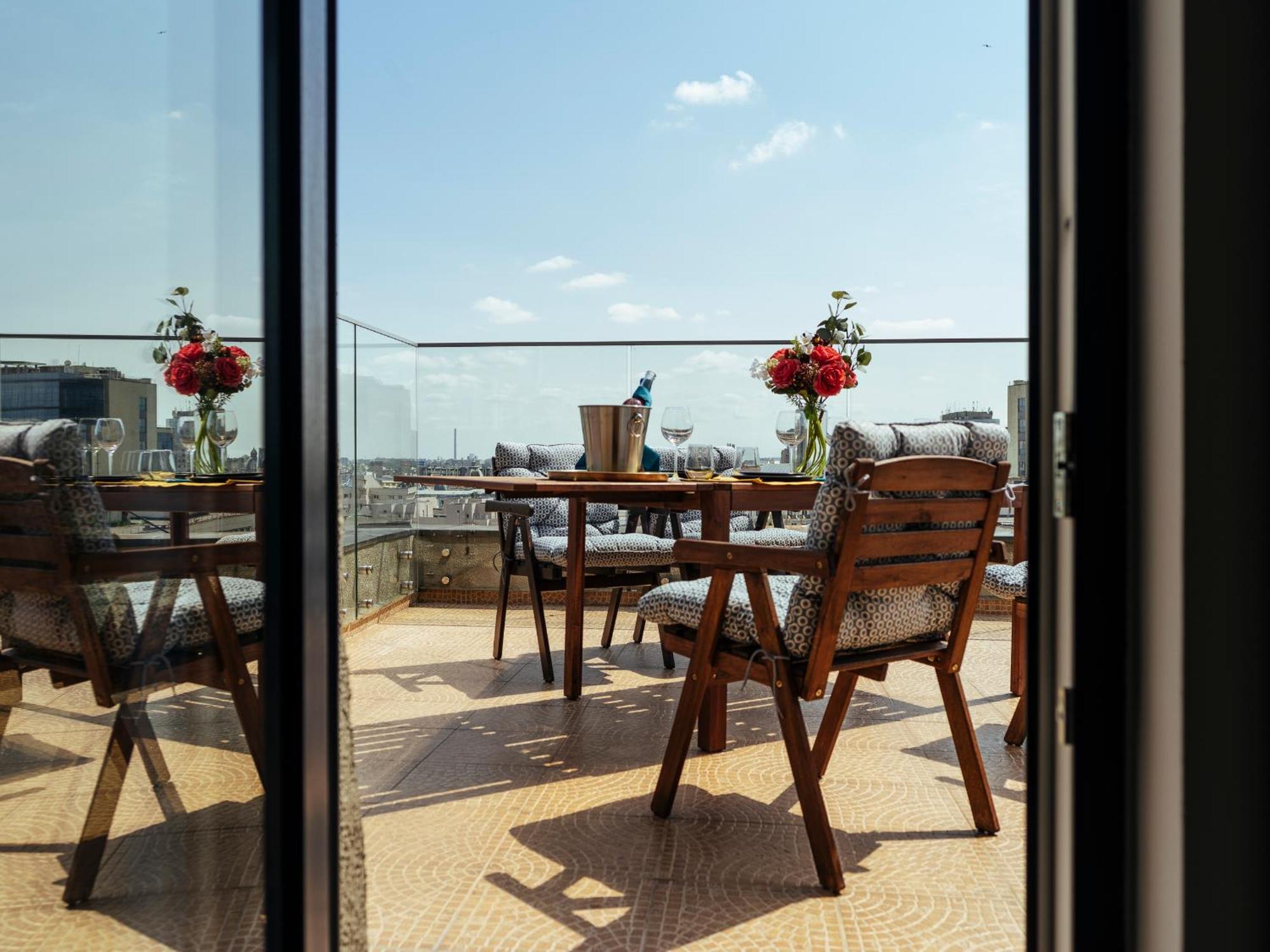 Wilson Old City Roof Top Bukares Bagian luar foto