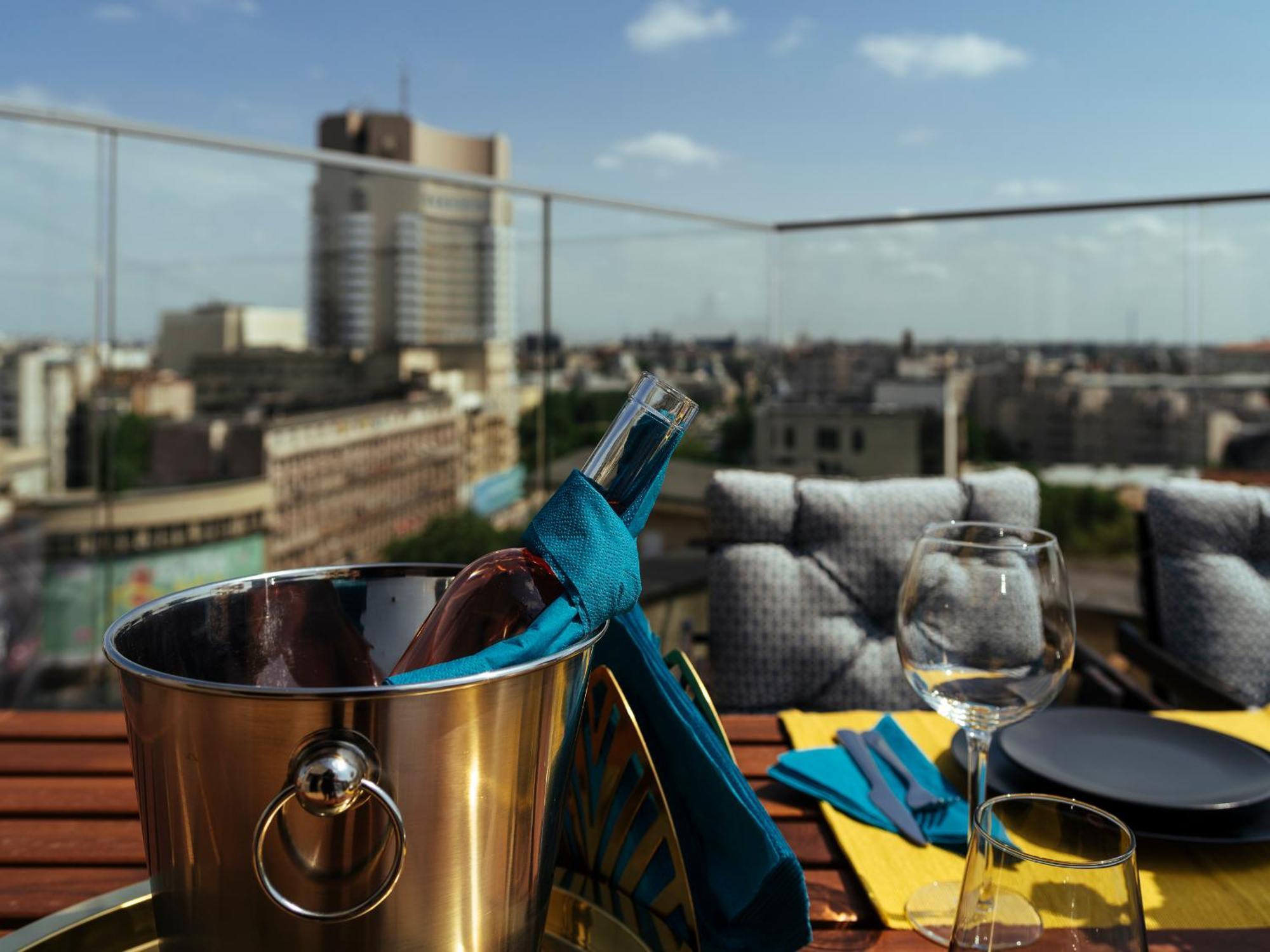 Wilson Old City Roof Top Bukares Bagian luar foto
